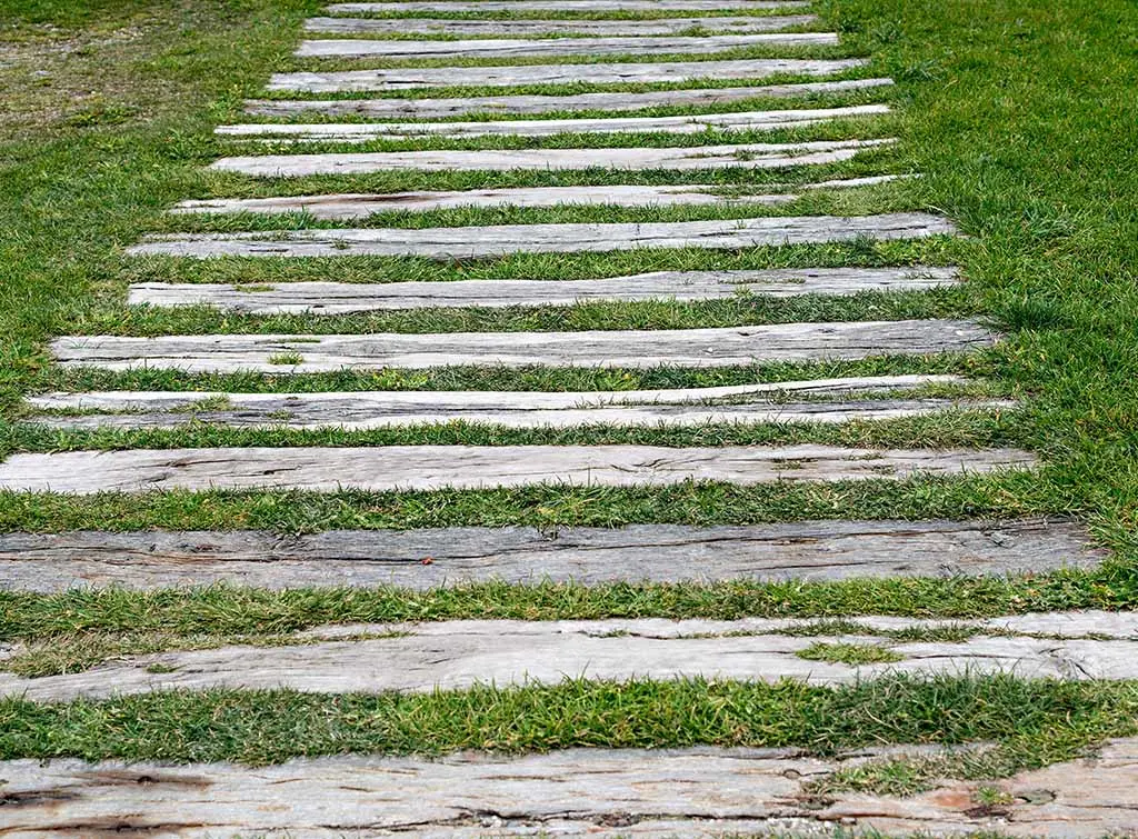 garden sleeper stepping stones