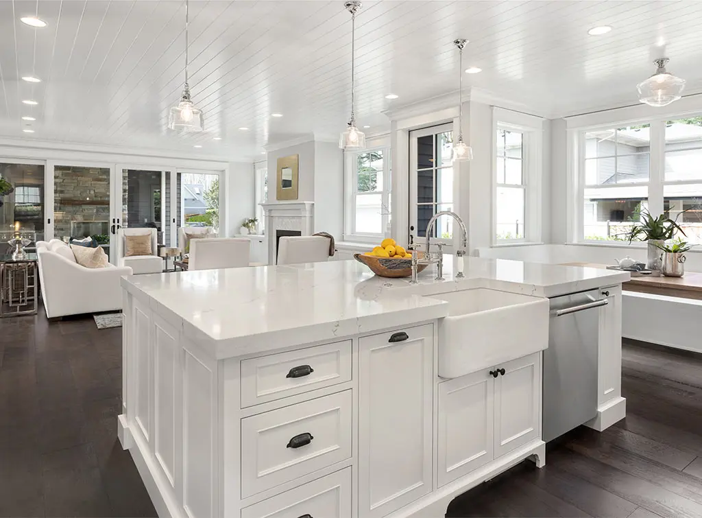 https://www.checkatrade.com/blog/wp-content/uploads/2020/06/Open-plan-kitchen-living-room-3.jpg