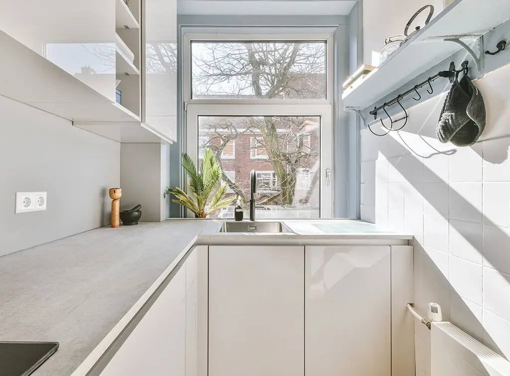minimal small kitchen