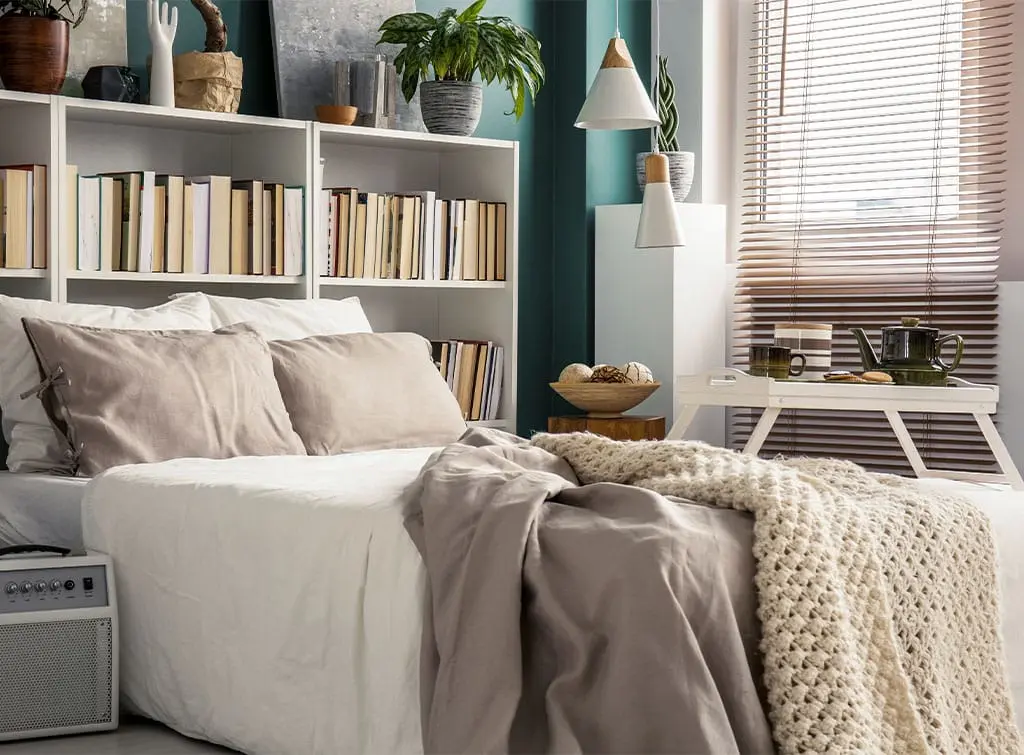 Neutral guest room decor