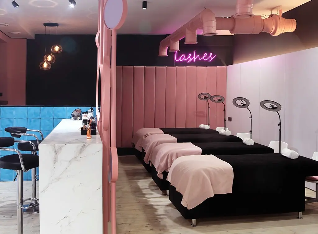 use dividers in a small salon