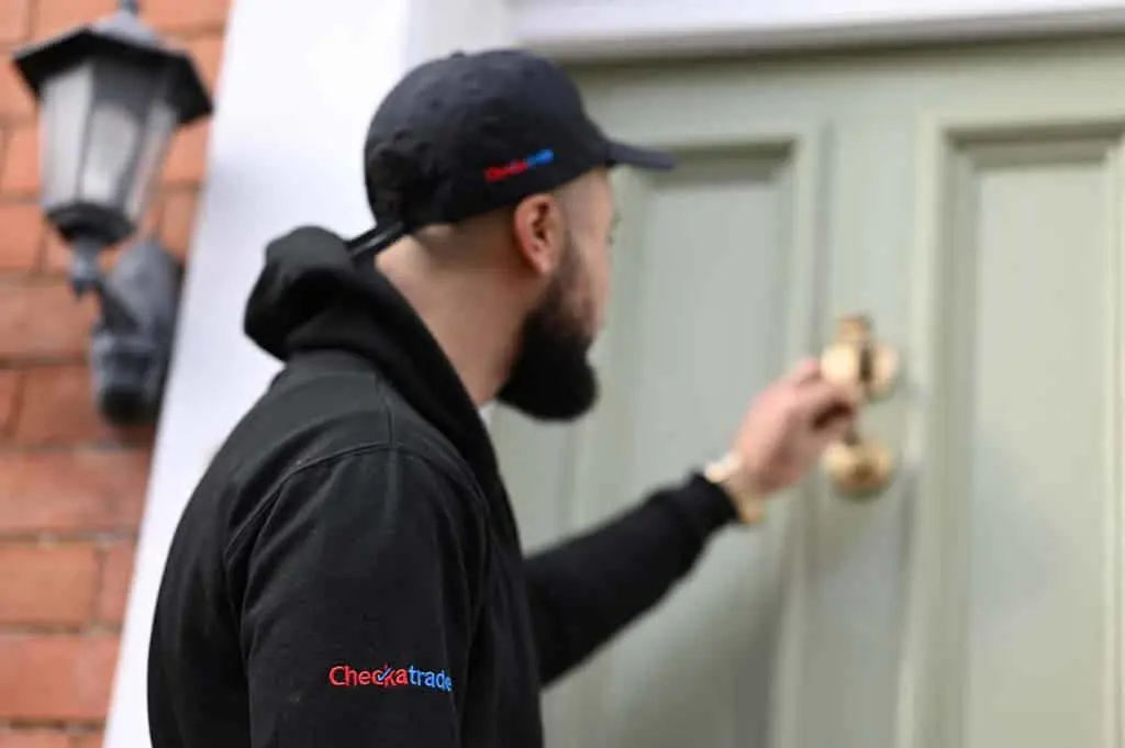 https://www.checkatrade.com/blog/wp-content/uploads/2023/09/Checkatrade-member-callout-tradesperson.jpg
