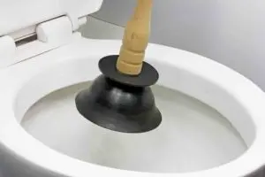 Guide on how to unblock a toilet