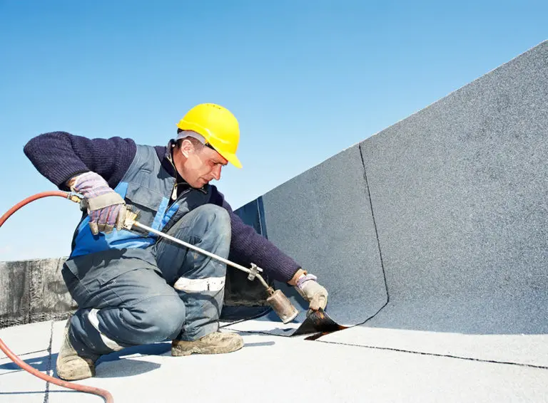 using blowtorch to felt a flat roof