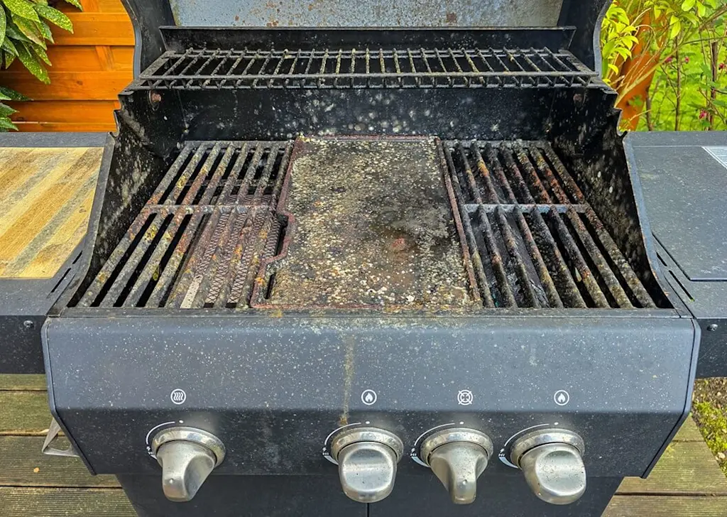 BBQ with mould growing