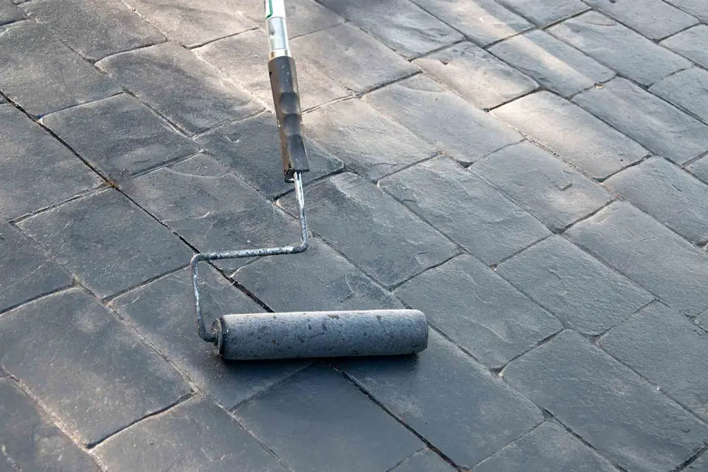 sealing a driveway