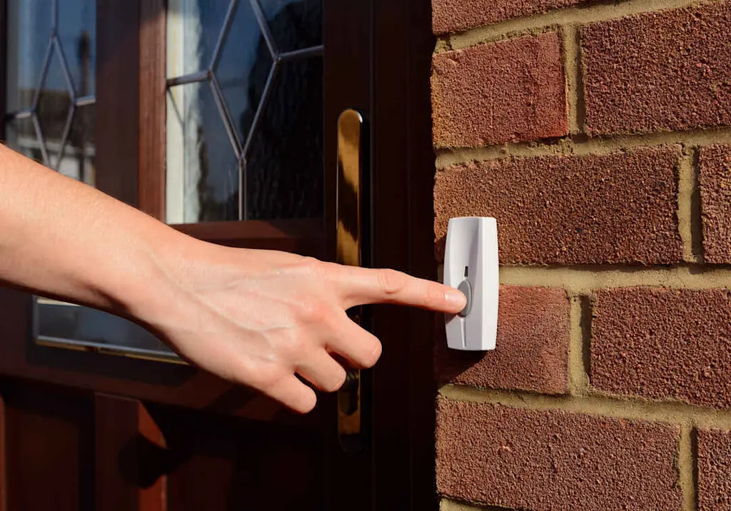 standard doorbell installation