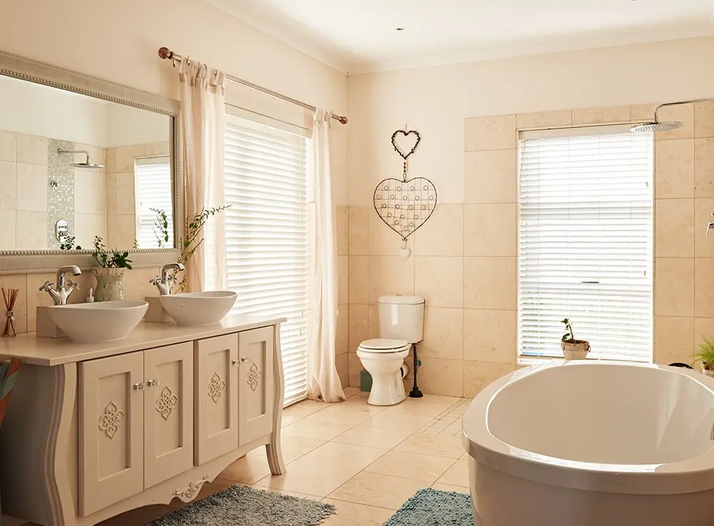vintage style bathroom