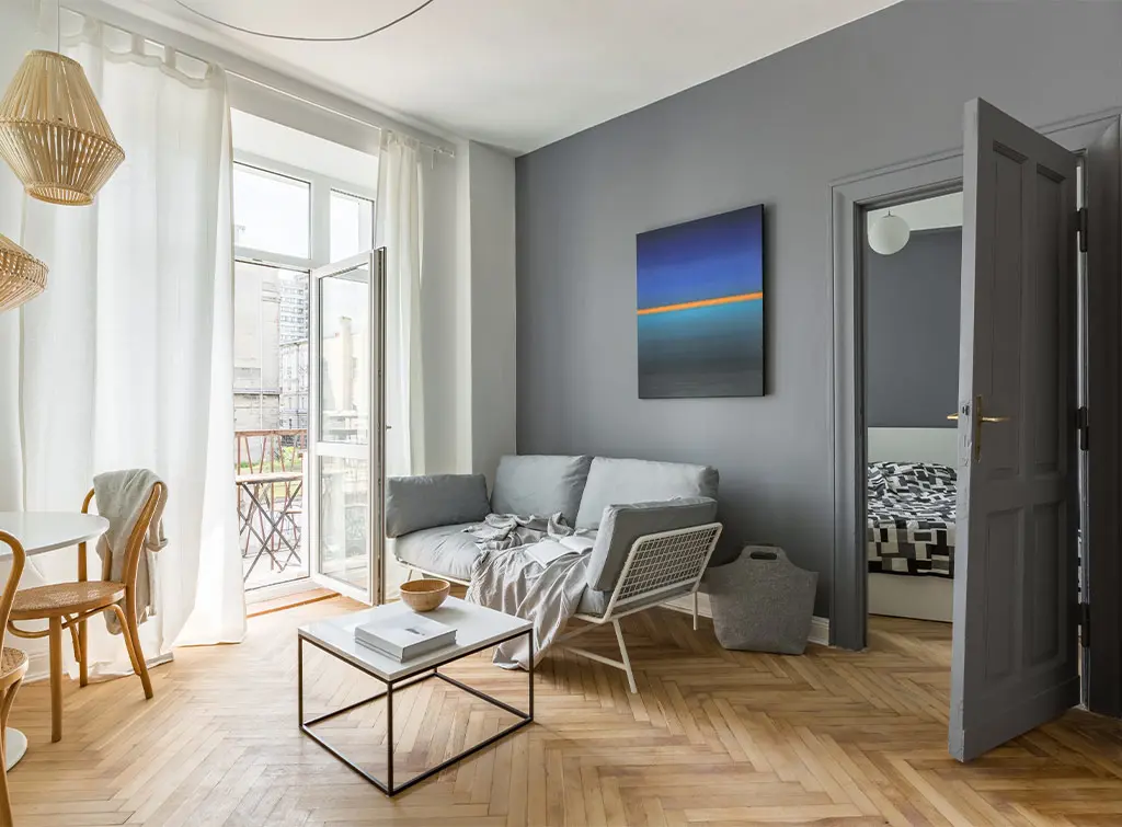 https://www.checkatrade.com/blog/wp-content/uploads/2020/08/Grey-living-room-ideas.jpg