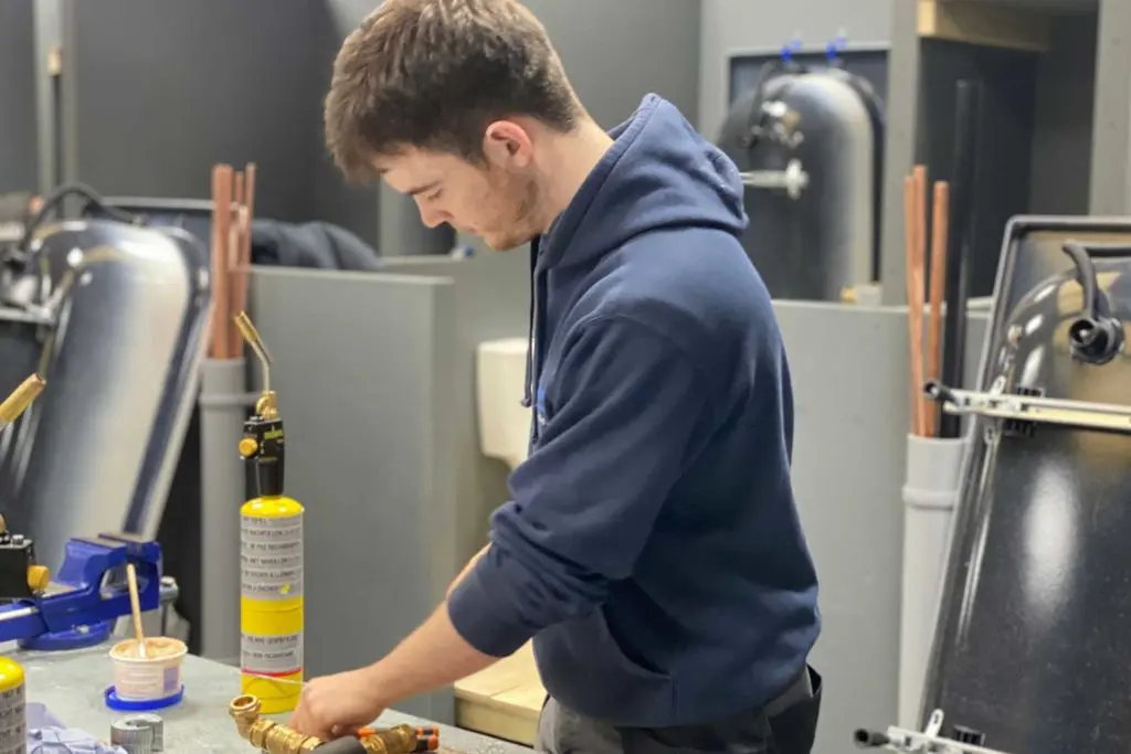 Logic4training plumber in training