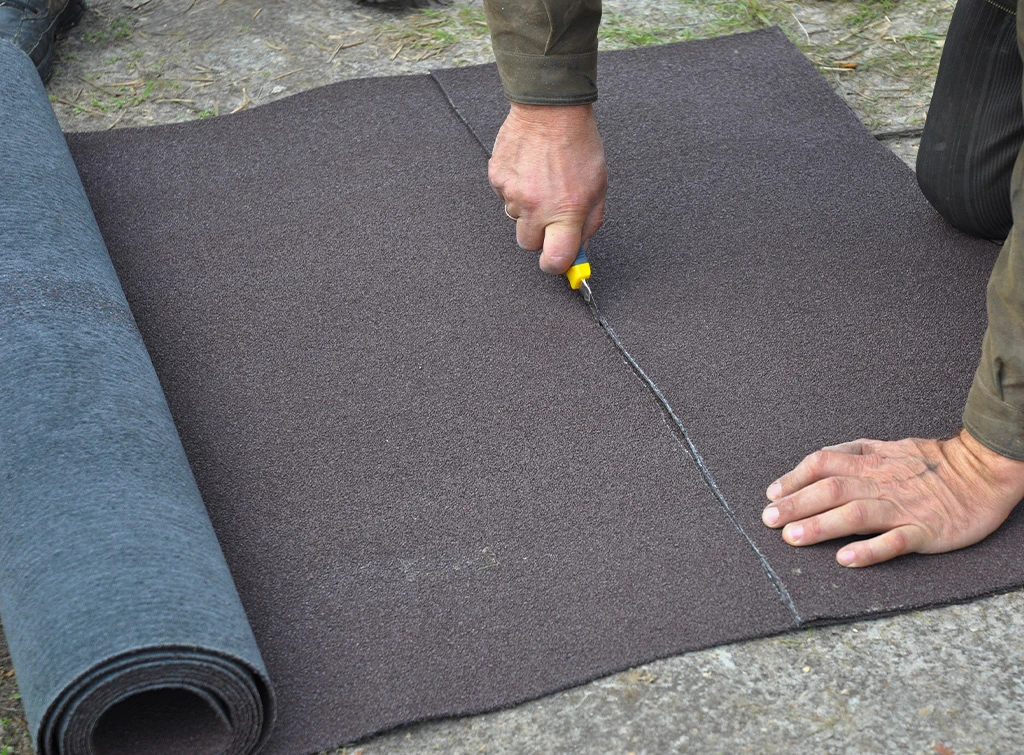 Felting a roof