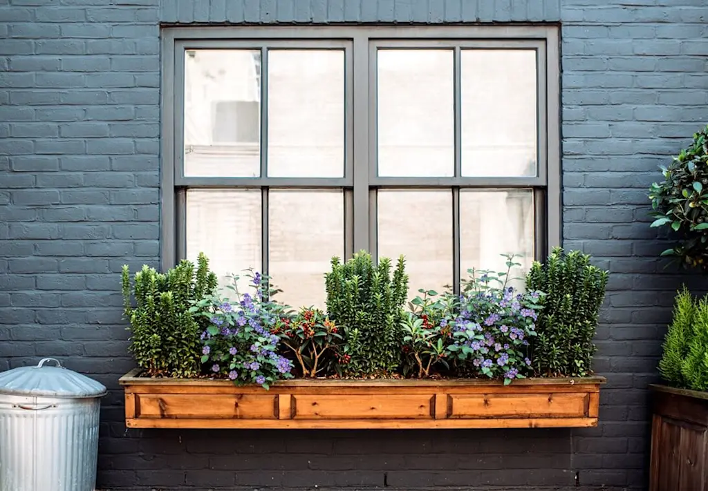 Black Aluminium windows cost