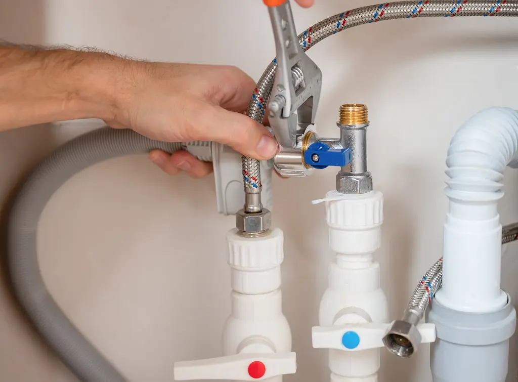Attaching a dishwasher drainage hose