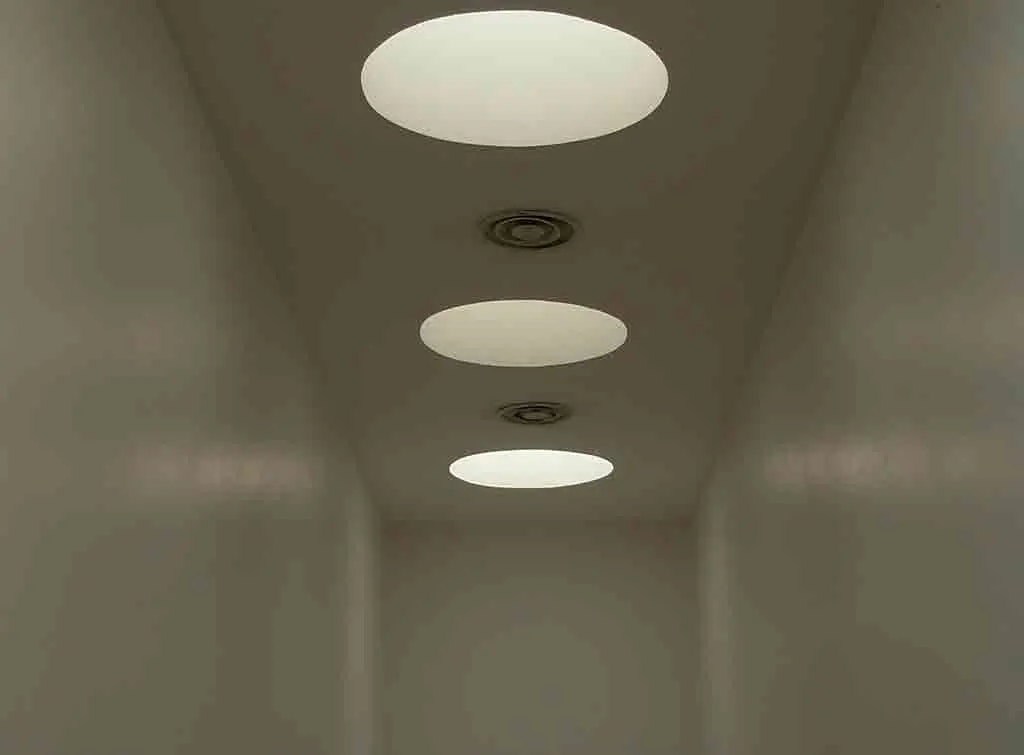 Sun tunnel diffuser inside home