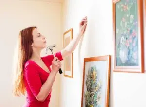 Hanging a picture on a wall