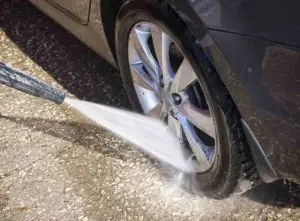 Pressure washing car alloys