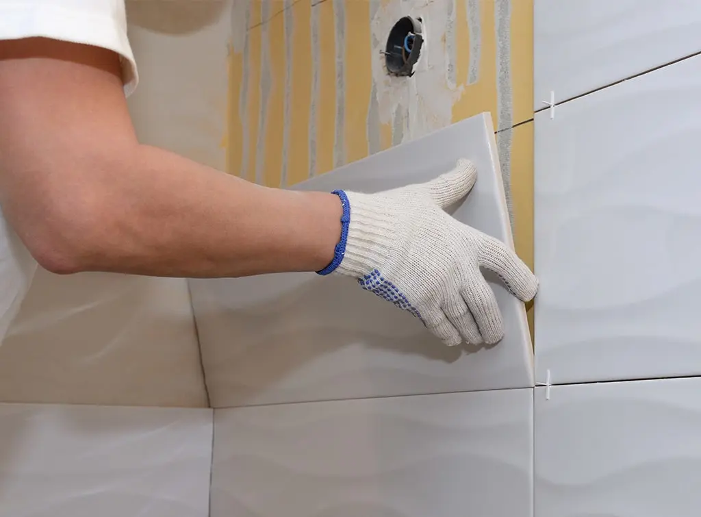 https://www.checkatrade.com/blog/wp-content/uploads/2023/09/bathroom-fitter.jpg