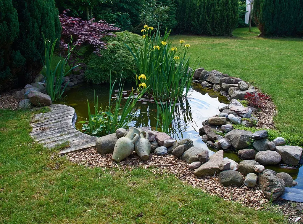 Creative garden edging ideas - stone garden edging