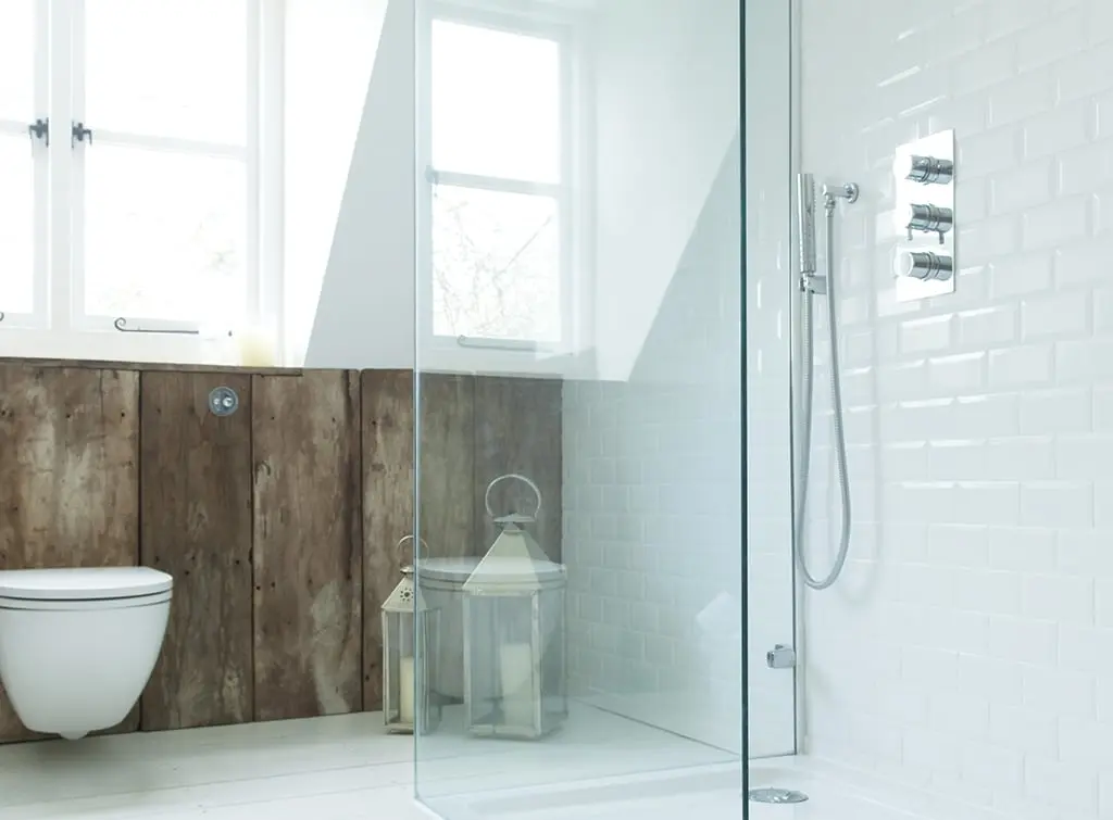 White painted floorboards in a bathroom