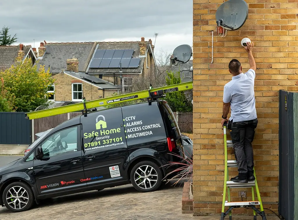 https://www.checkatrade.com/blog/wp-content/uploads/2021/07/van-wraps-prices.jpg