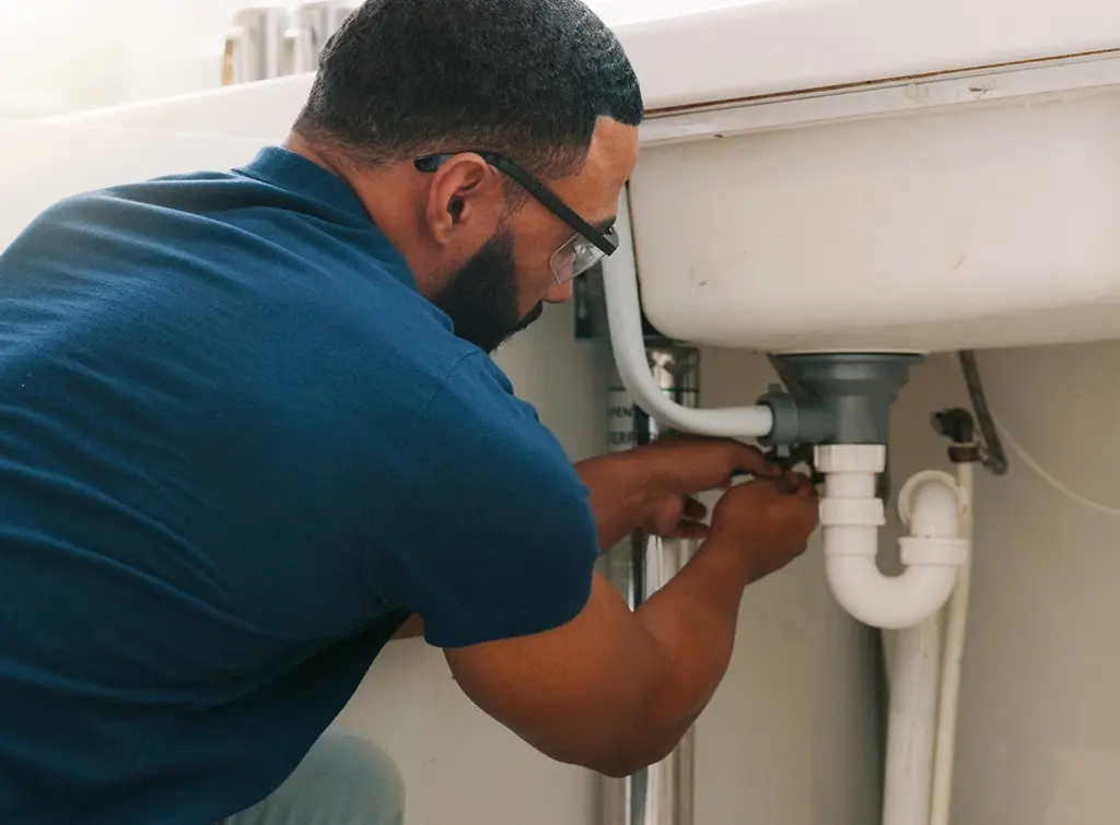 https://www.checkatrade.com/blog/wp-content/uploads/2023/10/grow-your-handyman-business.jpg