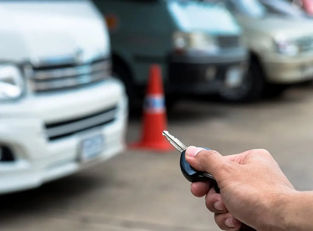 https://www.checkatrade.com/blog/wp-content/uploads/2023/08/Secure-transit-insurance-policy.jpg