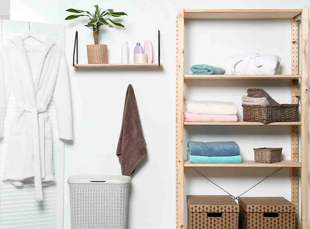 Freestanding towels storage ideas