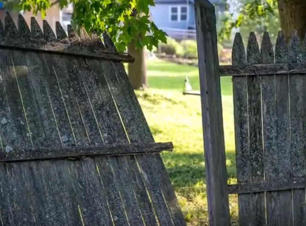 fence repair cost