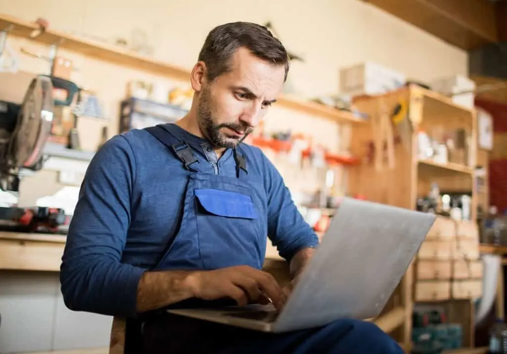 https://www.checkatrade.com/blog/wp-content/uploads/2023/06/are-marketing-expenses-deductible-for-tradespeople-1024x716.jpeg