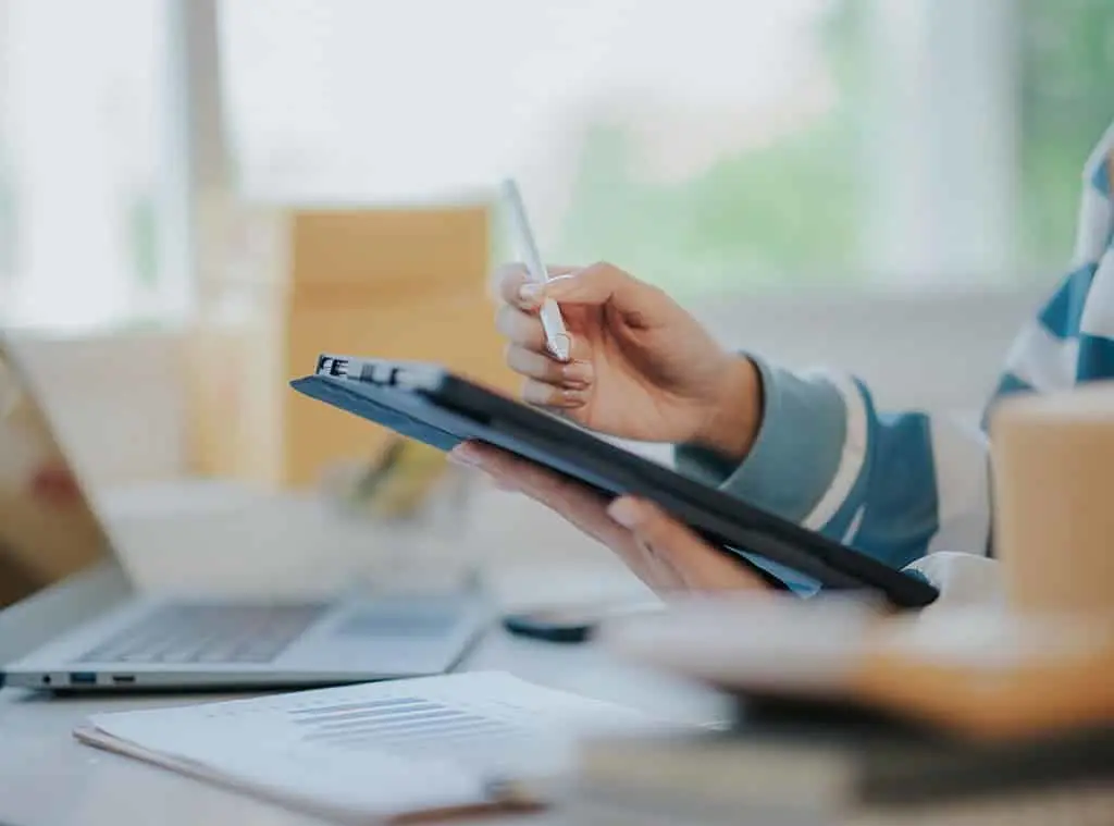 https://www.checkatrade.com/blog/wp-content/uploads/2023/01/choosing-a-virtual-business-address.jpeg