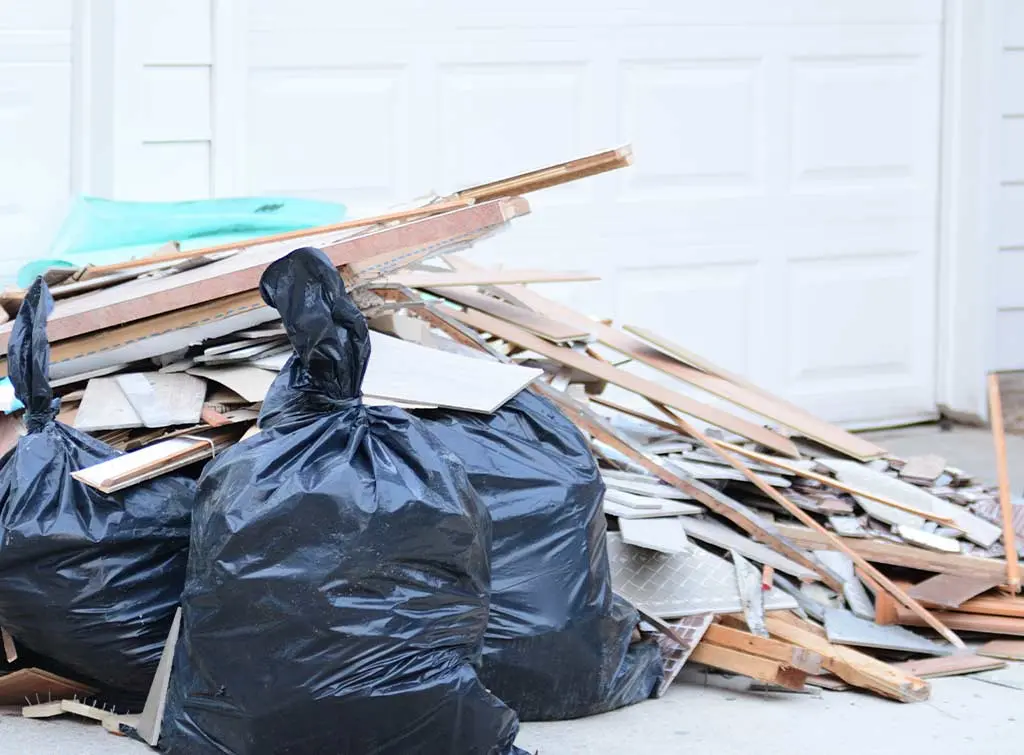 https://www.checkatrade.com/blog/wp-content/uploads/2021/06/Renovation-debris.jpg