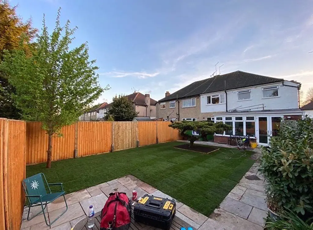 https://www.checkatrade.com/blog/wp-content/uploads/2021/03/Mr-George-Garden.jpg