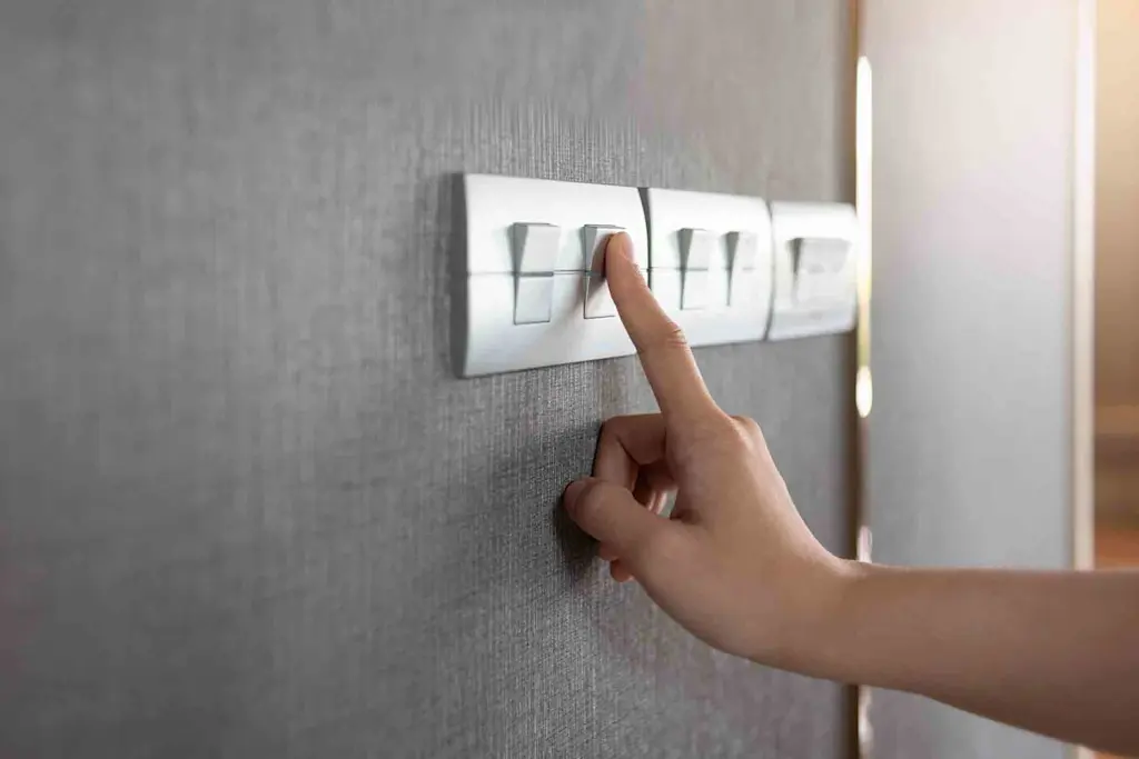 Turn off the lights to save energy