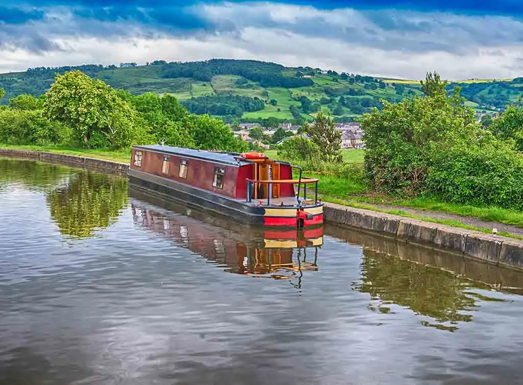 Boat builders near me