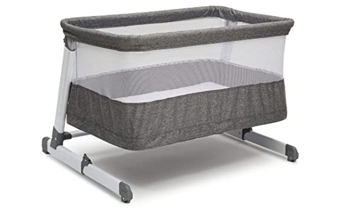 Best mini crib with sales wheels