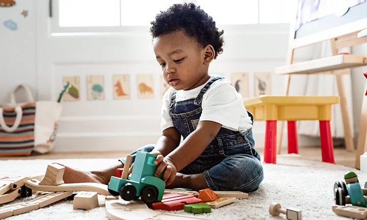 It's ok to let your toddler have scissors, in fact, go ahead and encourage  it