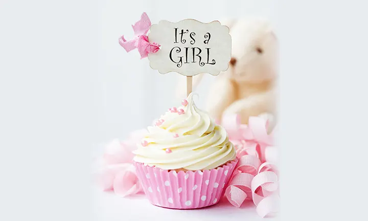 Simple “It’s a Girl” Baby Shower Cupcakes