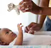 when can newborns see