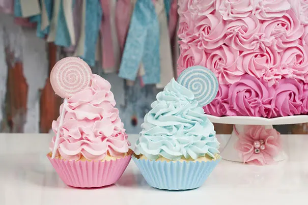 2 Girls 1 Cup-Cake Maker Is Not What You Think (PHOTO)