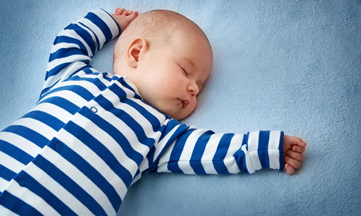 When Can Your Baby Sleep With a Blanket?