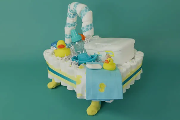 How to Make a Bathtub Diaper Cake