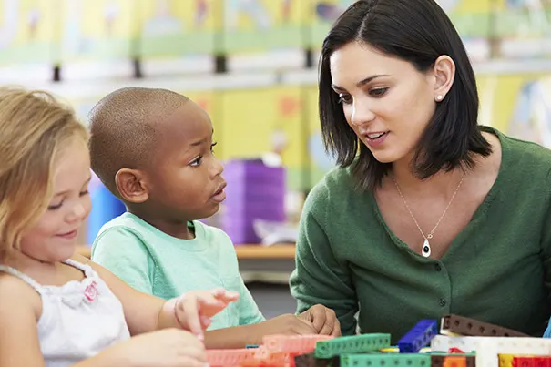 Pampers te enseña cómo educar a los hijos