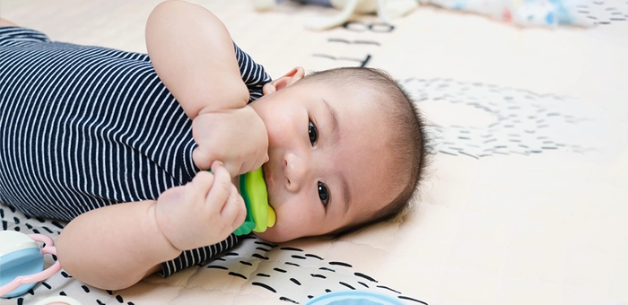 28 juguetes para bebés de 4 meses•Empieza a estimularlo