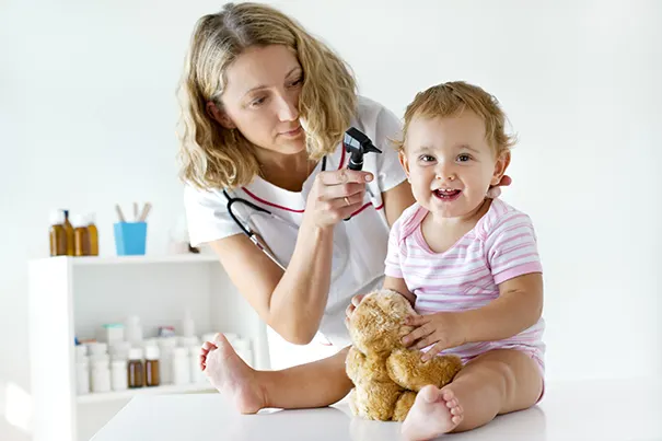 Visita pediátrica: control del bebé de 18 meses