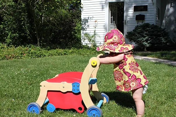 Cuando los bebés están aprendiendo a caminar