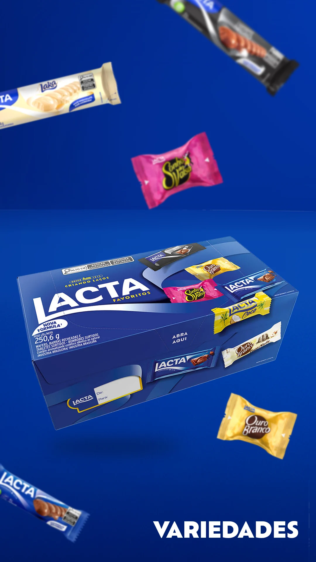 Caixa de variedades Lacta Favoritos com chocolates flutuando, incluindo tabletes Laka e Diamante Negro, bombons Sonho de Valsa e Ouro Branco sobre fundo azul.