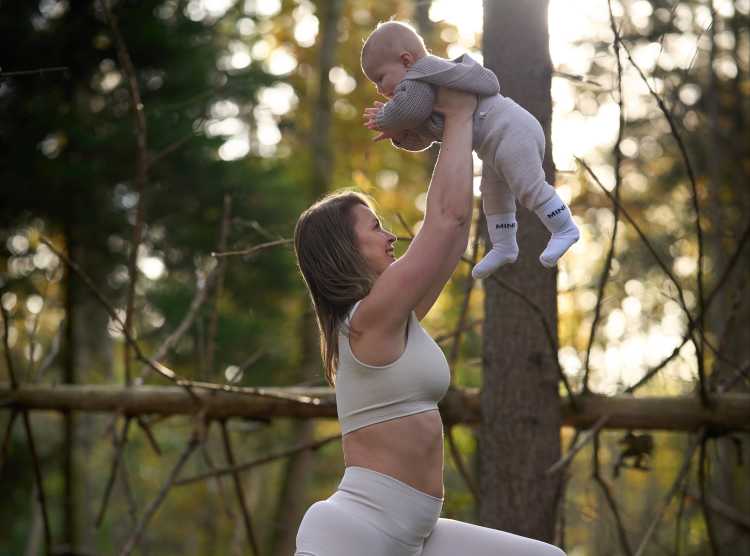 Mama & Baby Yoga im Wald