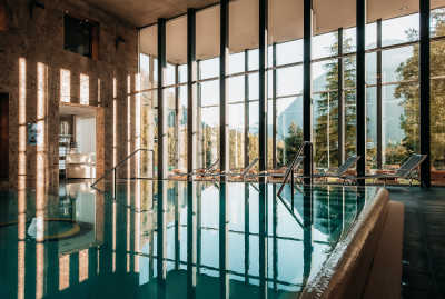 Hotel Saratz Yoga Retreat Schweiz Wellness Schwimmbad
