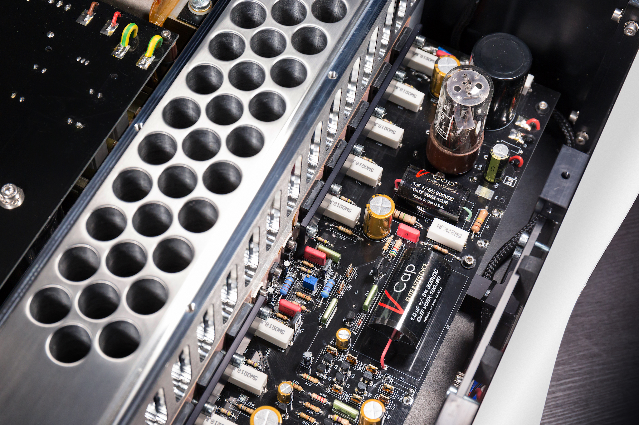 Audio life. Усилитель мощности accuphase a-45. Усилитель мощности accuphase a-250. Audio life. Audio life.