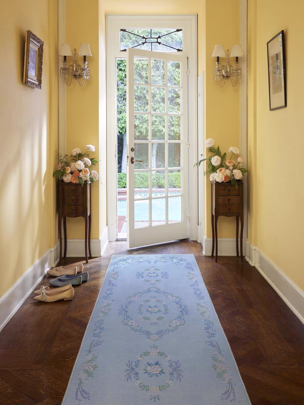 Ruggable x Bridgerton Aubrey Hall Garden Blue Machine Washable Rug